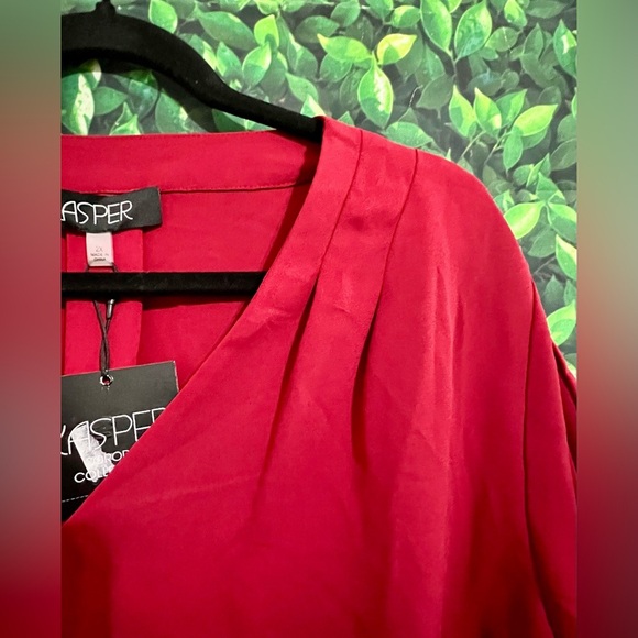 NWT Kasper Women's Vneck Pleated Blouse - Crimson 2X - Picture 3 of 8